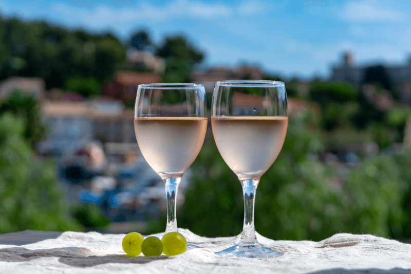 Provencalsk rosé har - ligesom MED - en meget lys farve