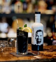 Vorschau: Gin der Schwatte London Dry Gin af Ulf Kirsten og Benjamin Kirsten - Der Schwatte